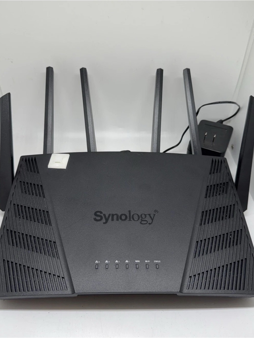 Black Wireless Router - High-Performance Networking